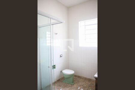 Casa para alugar com 165m², 2 quartos e 6 vagasBanheiro 1