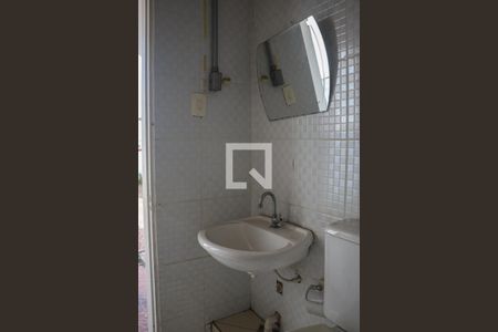 Casa para alugar com 165m², 2 quartos e 6 vagasBanheiro 2