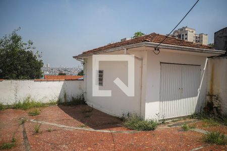 Casa para alugar com 165m², 2 quartos e 6 vagasQuintal