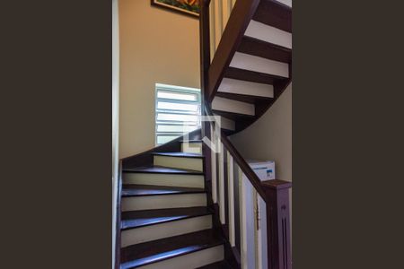 Casa à venda com 144m², 4 quartos e sem vagaEscada