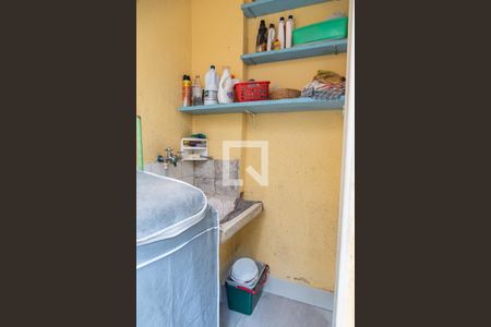 Casa à venda com 144m², 4 quartos e sem vagaÁrea de serviço