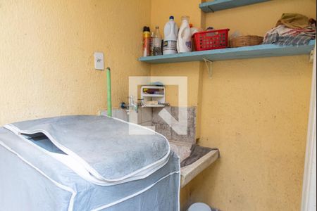 Casa à venda com 144m², 4 quartos e sem vagaÁrea de serviço