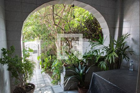 Casa à venda com 144m², 4 quartos e sem vagaFrente