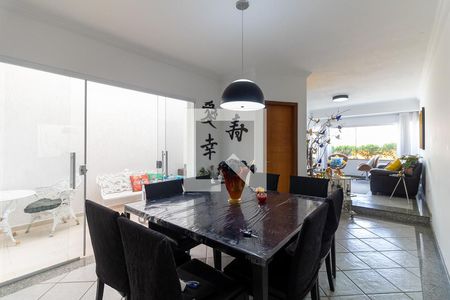 Casa à venda com 191m², 3 quartos e 4 vagasSala de Jantar 