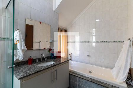 Casa à venda com 191m², 3 quartos e 4 vagasBanheiro da Suíte 1