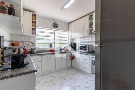 Casa à venda com 191m², 3 quartos e 4 vagasCozinha 
