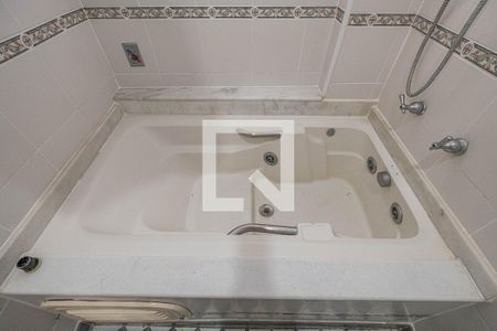 Apartamento à venda com 88m², 3 quartos e 1 vaga Apartamento à venda com 88m², 3 quartos e 1 vagaBanheiro Social