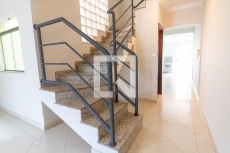 Sala de casa para alugar com 3 quartos, 220m² em Jardim Las Vegas, Santo André