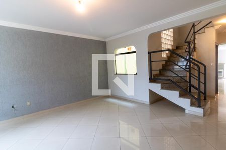 Sala de casa para alugar com 3 quartos, 220m² em Jardim Las Vegas, Santo André