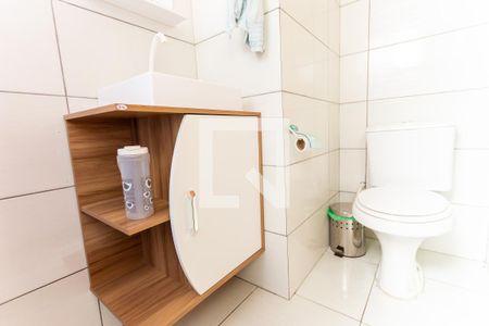 Casa de condomínio para alugar com 57m², 2 quartos e 1 vaga Casa de condomínio para alugar com 57m², 2 quartos e 1 vagaBanheiro