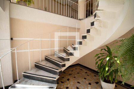 Apartamento à venda com 55m², 1 quarto e sem vaga Apartamento à venda com 55m², 1 quarto e sem vagaEscada de acesso