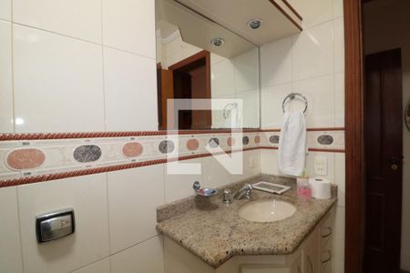 Casa à venda com 95m², 3 quartos e 2 vagasBanheiro da Suite