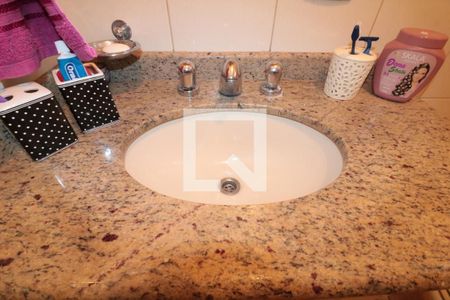 Casa à venda com 95m², 3 quartos e 2 vagasBanheiro Social - pia