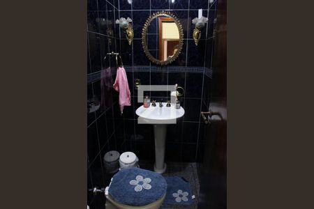 Casa à venda com 160m², 5 quartos e 2 vagasLavabo