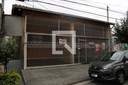 Casa à venda com 160m², 5 quartos e 2 vagas Casa à venda com 160m², 5 quartos e 2 vagasFachada