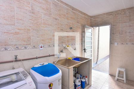 Casa à venda com 300m², 4 quartos e 8 vagas Casa à venda com 300m², 4 quartos e 8 vagasLavanderia