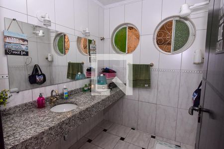 Casa à venda com 300m², 4 quartos e 8 vagas Casa à venda com 300m², 4 quartos e 8 vagasBanheiro 1