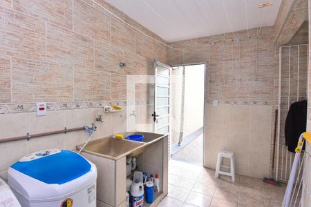 Casa à venda com 300m², 4 quartos e 8 vagas Casa à venda com 300m², 4 quartos e 8 vagasLavanderia