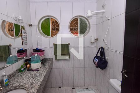 Casa à venda com 300m², 4 quartos e 8 vagas Casa à venda com 300m², 4 quartos e 8 vagasBanheiro 1