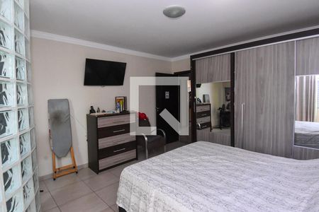 Casa à venda com 300m², 4 quartos e 8 vagas Casa à venda com 300m², 4 quartos e 8 vagasQuarto 1 - Suíte