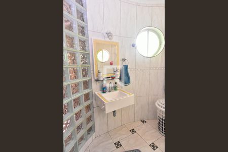 Casa à venda com 300m², 4 quartos e 8 vagas Casa à venda com 300m², 4 quartos e 8 vagasBanheiro da Suíte 1