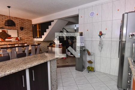 Casa à venda com 300m², 4 quartos e 8 vagas Casa à venda com 300m², 4 quartos e 8 vagasCozinha