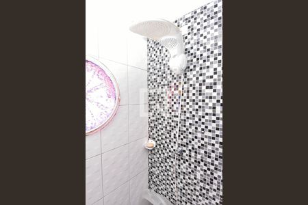 Casa à venda com 300m², 4 quartos e 8 vagas Casa à venda com 300m², 4 quartos e 8 vagasBanheiro da Suíte 2