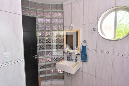 Casa à venda com 300m², 4 quartos e 8 vagas Casa à venda com 300m², 4 quartos e 8 vagasBanheiro da Suíte 1