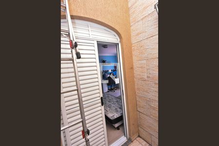 Casa à venda com 300m², 4 quartos e 8 vagas Casa à venda com 300m², 4 quartos e 8 vagasSacada