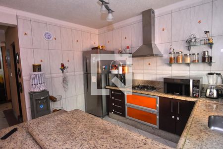 Casa à venda com 300m², 4 quartos e 8 vagas Casa à venda com 300m², 4 quartos e 8 vagasCozinha