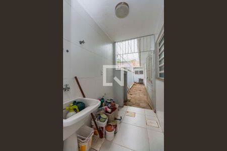 Casa à venda com 220m², 4 quartos e 3 vagas Casa à venda com 220m², 4 quartos e 3 vagasÁrea de serviço