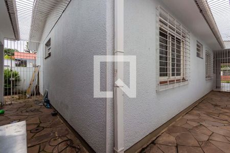 Casa à venda com 220m², 4 quartos e 3 vagas Casa à venda com 220m², 4 quartos e 3 vagasÁrea externa