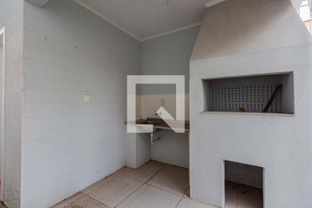 Casa à venda com 220m², 4 quartos e 3 vagas Casa à venda com 220m², 4 quartos e 3 vagasÁrea externa