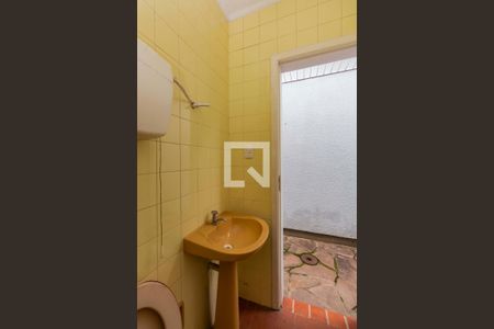 Casa à venda com 220m², 4 quartos e 3 vagas Casa à venda com 220m², 4 quartos e 3 vagasÁrea externa