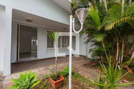 Casa à venda com 220m², 4 quartos e 3 vagas Casa à venda com 220m², 4 quartos e 3 vagasFachada da casa