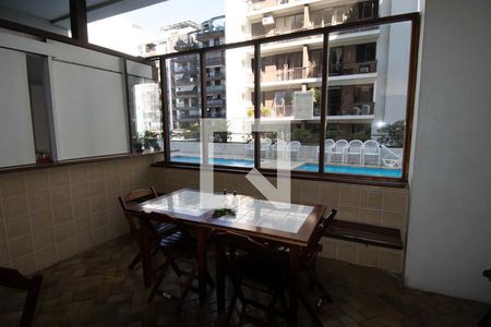 Apartamento à venda com 130m², 3 quartos e 1 vagaÁrea comum - Piscina