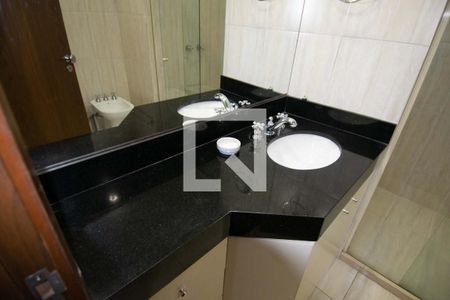 Apartamento à venda com 130m², 3 quartos e 1 vagaBanheiro 2