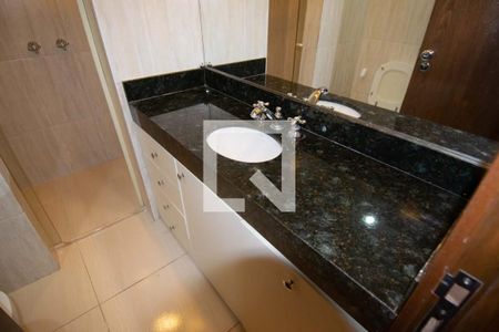 Apartamento à venda com 130m², 3 quartos e 1 vagaBanheiro do Quarto 2