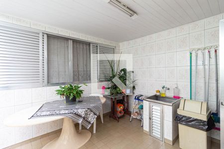 Casa à venda com 323m², 3 quartos e 4 vagasChurrasqueira