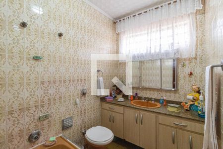 Casa à venda com 323m², 3 quartos e 4 vagasBanheiro da Suíte 2