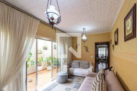 Casa à venda com 323m², 3 quartos e 4 vagasSala de TV