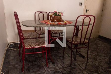 Detalhe sala de apartamento para alugar com 2 quartos, 120m² em Vila Tupi, Praia Grande