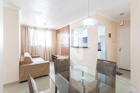 Sala de apartamento para alugar com 2 quartos, 55m² em Vila Silva Ribeiro, Carapicuíba