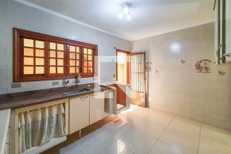 Casa à venda com 156m², 3 quartos e 3 vagasCozinha 