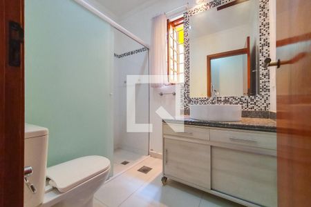 Casa à venda com 156m², 3 quartos e 3 vagasBanheiro