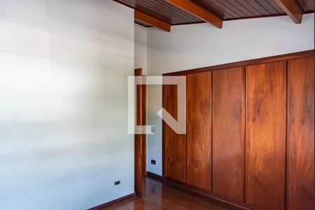 Quarto de casa à venda com 4 quartos, 300m² em Bosque da Saúde, São Paulo