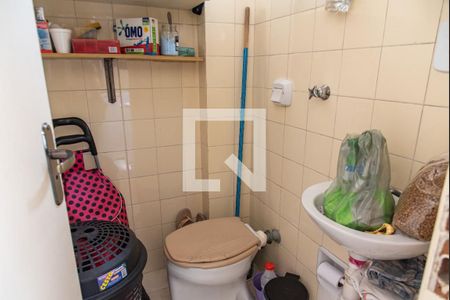 Apartamento à venda com 60m², 3 quartos e 1 vaga Apartamento à venda com 60m², 3 quartos e 1 vagaBanheiro de serviço