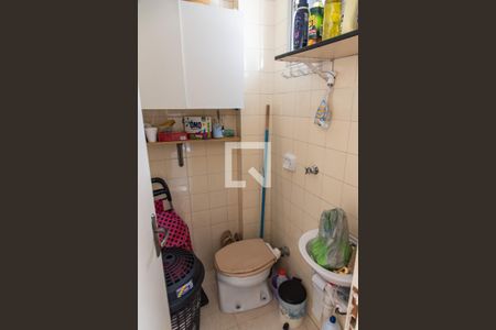 Apartamento à venda com 60m², 3 quartos e 1 vaga Apartamento à venda com 60m², 3 quartos e 1 vagaBanheiro de serviço
