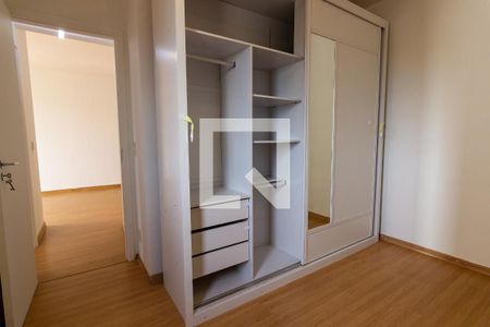 Apartamento à venda com 56m², 2 quartos e 2 vagasQuarto 2 - Armários