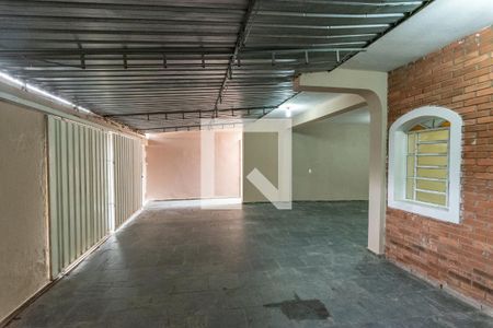 Casa para alugar com 346m², 3 quartos e 9 vagas Casa para alugar com 346m², 3 quartos e 9 vagasGaragem
